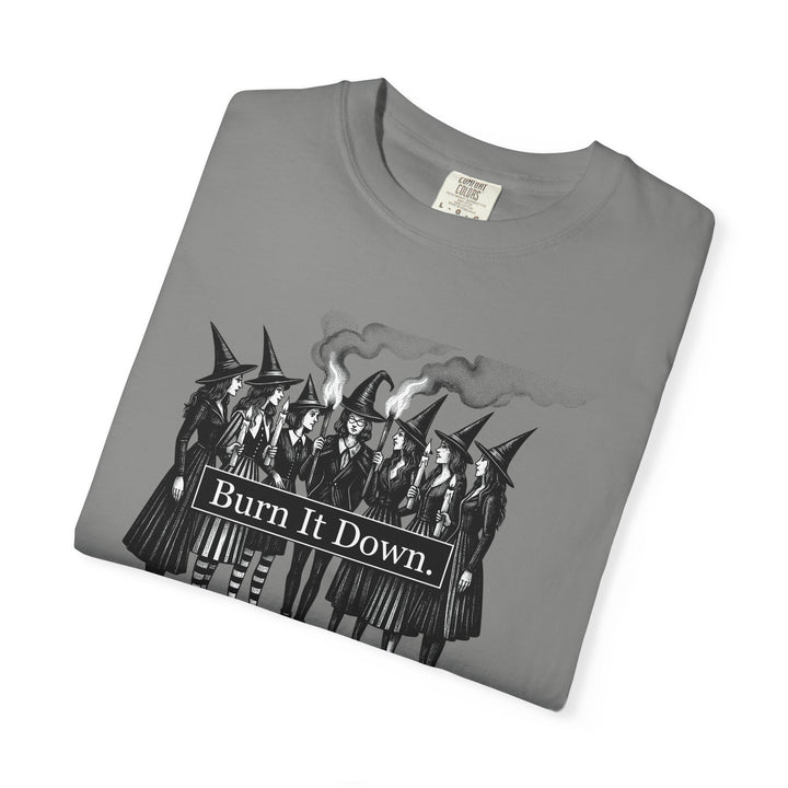 Witch Circle Shirt Halloween Occult Gift Women Horror Tee Coven T-Shirt Halloween Fan Dark Tshirt Mystic Graphic Classic Flame Tshirt